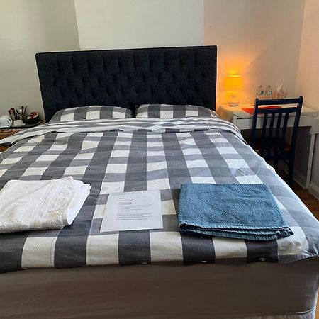 Large Double Bedroom With Free On Site Parking Kingston upon Thames  Eksteriør billede