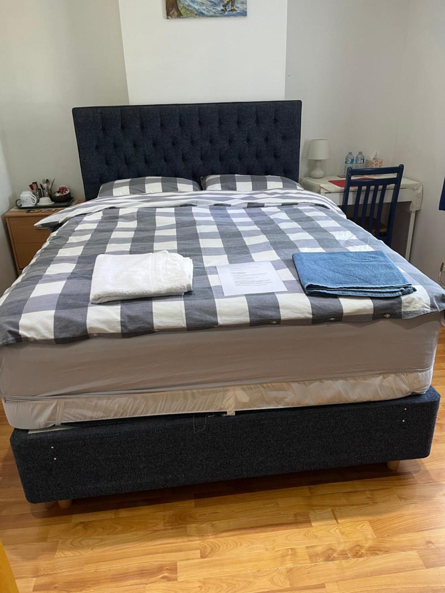 Large Double Bedroom With Free On Site Parking Kingston upon Thames  Eksteriør billede